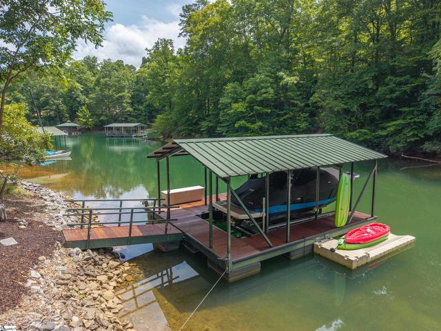 142 W. Bay View Drive, Seneca, SC 29672