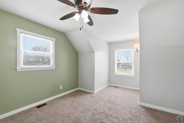 2309 SE 28th CT, Topeka, KS 66605