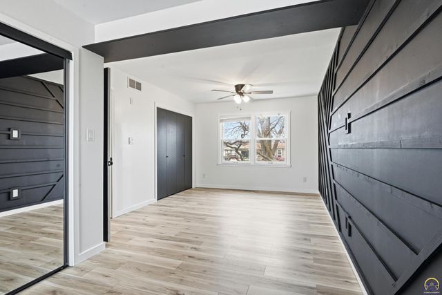 2309 SE 28th CT, Topeka, KS 66605