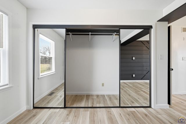 2309 SE 28th CT, Topeka, KS 66605