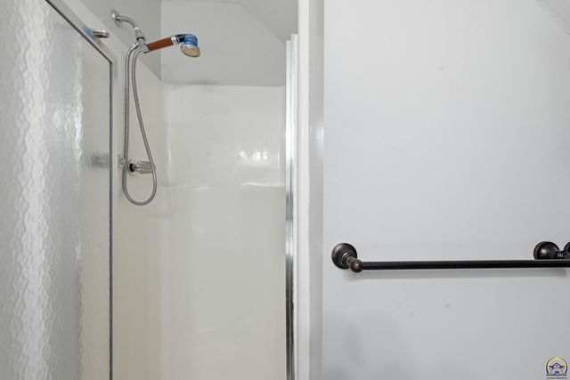 2309 SE 28th CT, Topeka, KS 66605