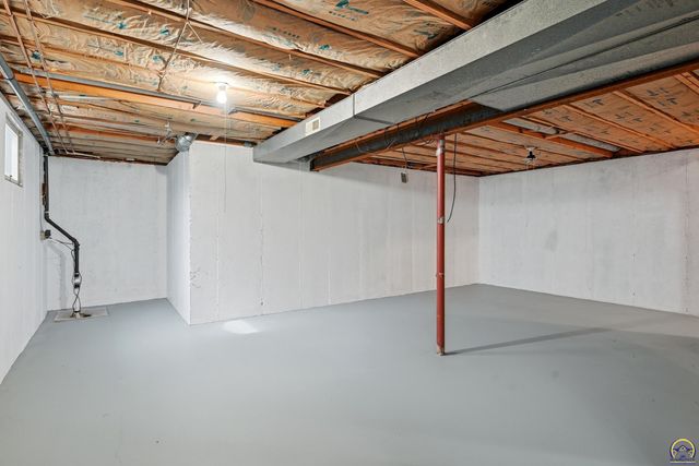 2309 SE 28th CT, Topeka, KS 66605