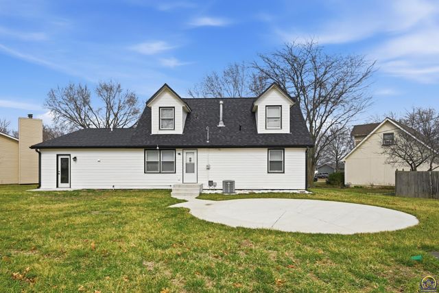 2309 SE 28th CT, Topeka, KS 66605