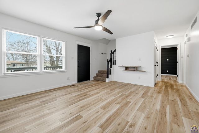 2309 SE 28th CT, Topeka, KS 66605