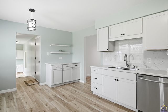 2309 SE 28th CT, Topeka, KS 66605