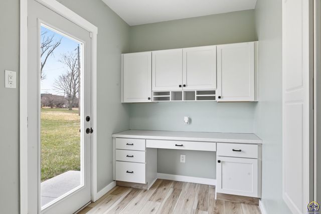 2309 SE 28th CT, Topeka, KS 66605