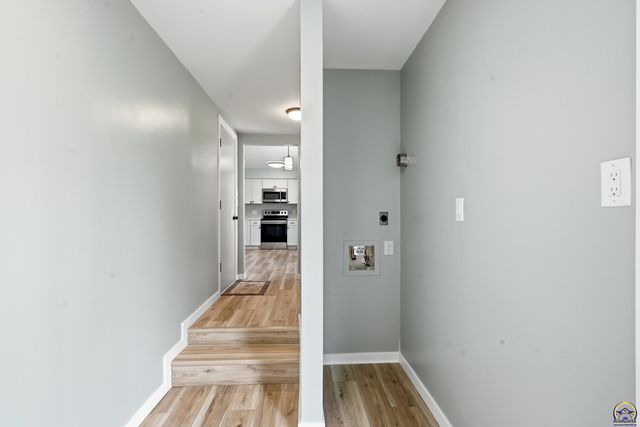 2309 SE 28th CT, Topeka, KS 66605