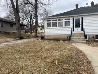 88 Fox Avenue, West Dundee, IL 60118