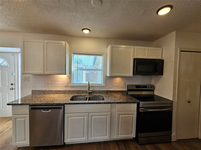 4273 Keys Drive, The Colony, TX 75056