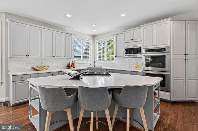 42774 GLENSIDE DR, Brambleton, VA 20148