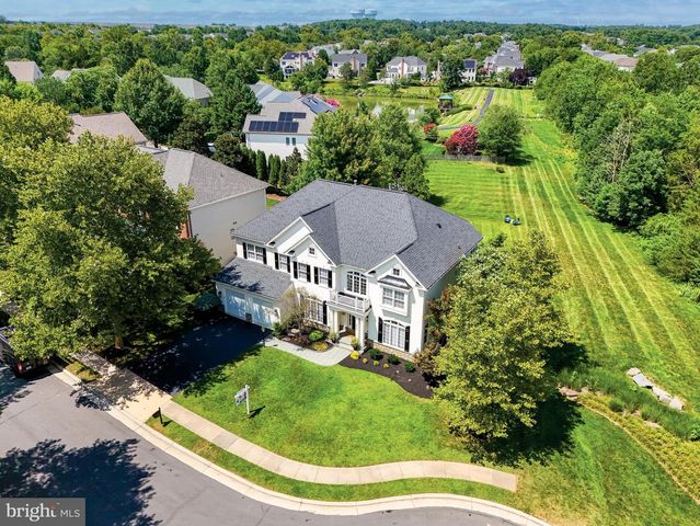 42774 GLENSIDE DR, Brambleton, VA 20148