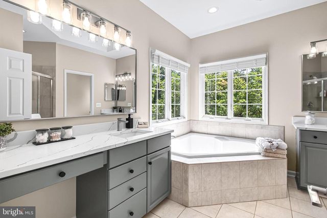 42774 GLENSIDE DR, Brambleton, VA 20148