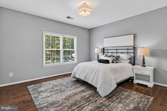 42774 GLENSIDE DR, Brambleton, VA 20148