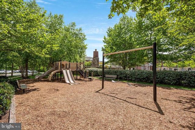 42774 GLENSIDE DR, Brambleton, VA 20148