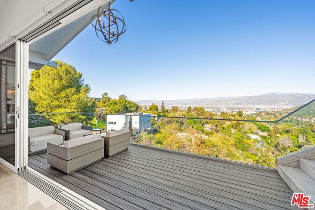 7377 Pyramid Place, Los Angeles, CA 90046