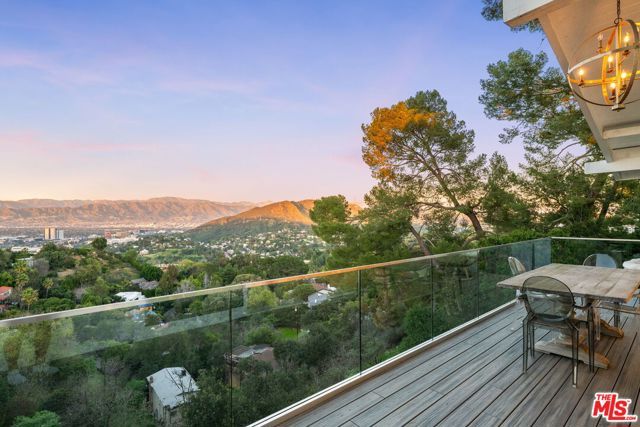 7377 Pyramid Place, Los Angeles, CA 90046