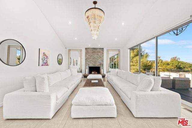 7377 Pyramid Place, Los Angeles, CA 90046