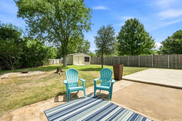 1702 E Messick LOOP, Round Rock, TX 78681