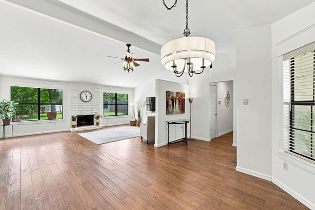 1702 E Messick LOOP, Round Rock, TX 78681