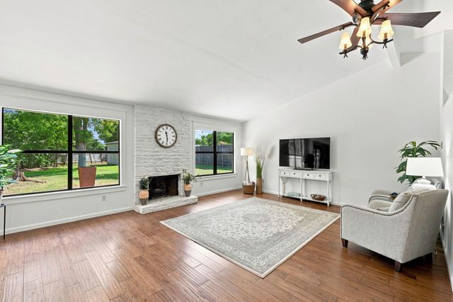 1702 E Messick LOOP, Round Rock, TX 78681