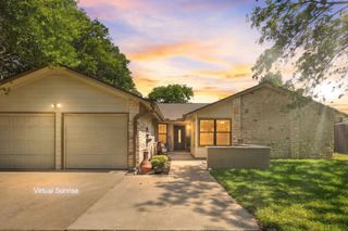 1702 E Messick LOOP, Round Rock, TX 78681