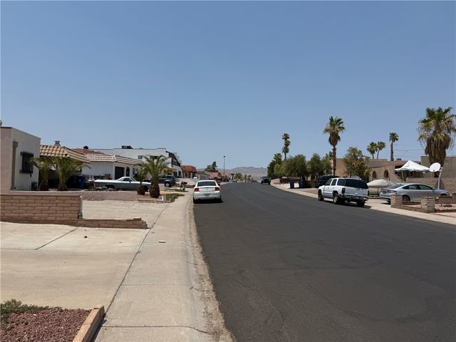 2605 COUNTRY CLUB DR, Bullhead City, AZ 86442