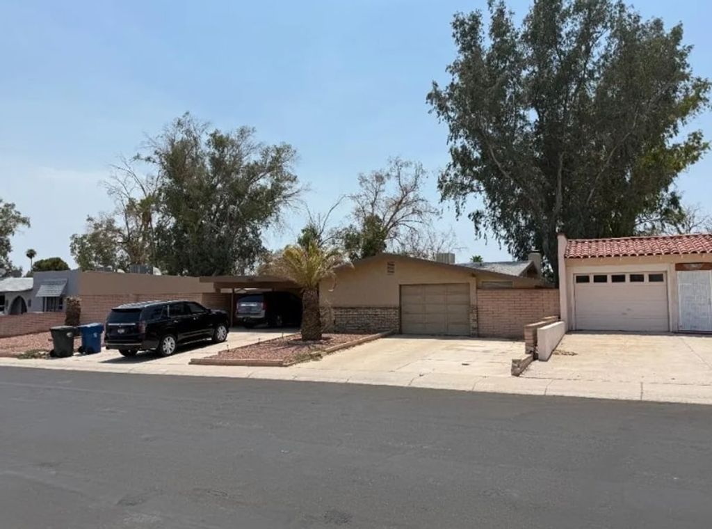 2605 COUNTRY CLUB DR, Bullhead City, AZ 86442