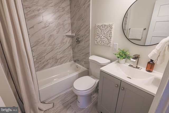 342 E UNIVERSITY PKWY, Baltimore, MD 21218