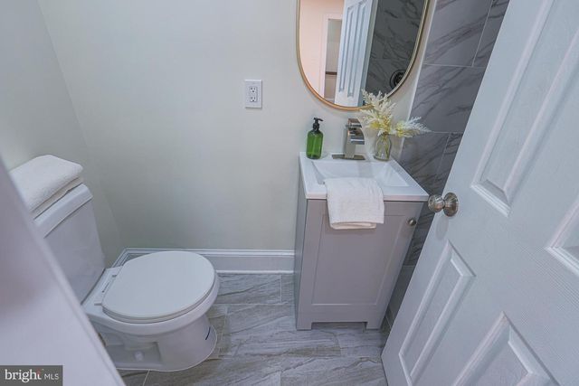 342 E UNIVERSITY PKWY, Baltimore, MD 21218