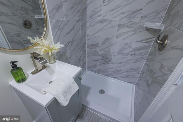 342 E UNIVERSITY PKWY, Baltimore, MD 21218