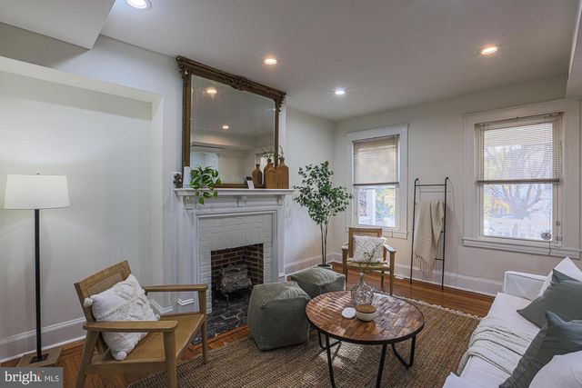 342 E UNIVERSITY PKWY, Baltimore, MD 21218