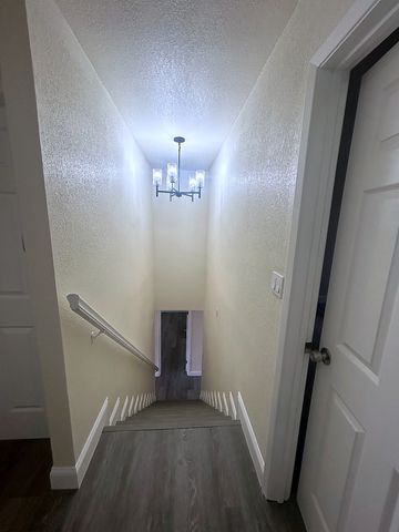 7367 Greenacres Drive, Fort Worth, TX 76112