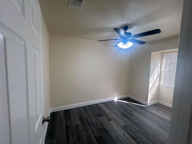 7367 Greenacres Drive, Fort Worth, TX 76112