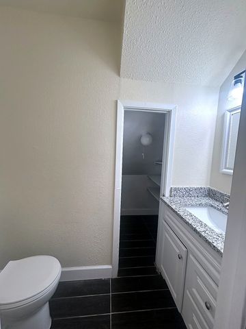 7367 Greenacres Drive, Fort Worth, TX 76112