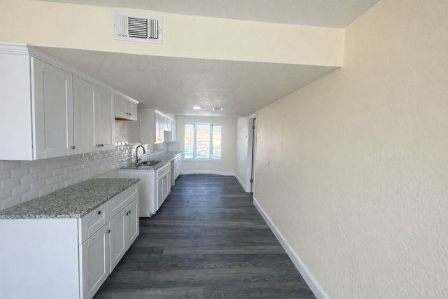 7367 Greenacres Drive, Fort Worth, TX 76112