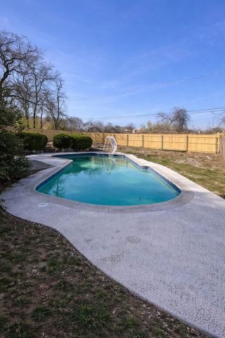 7367 Greenacres Drive, Fort Worth, TX 76112