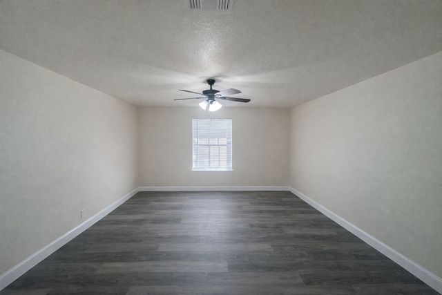 7367 Greenacres Drive, Fort Worth, TX 76112