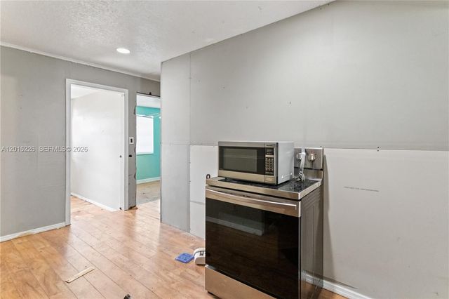 1730 SW 21st St, Fort Lauderdale, FL 33315