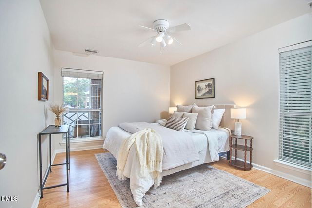 1005 Kingswood Drive E, Chapel Hill, NC 27517