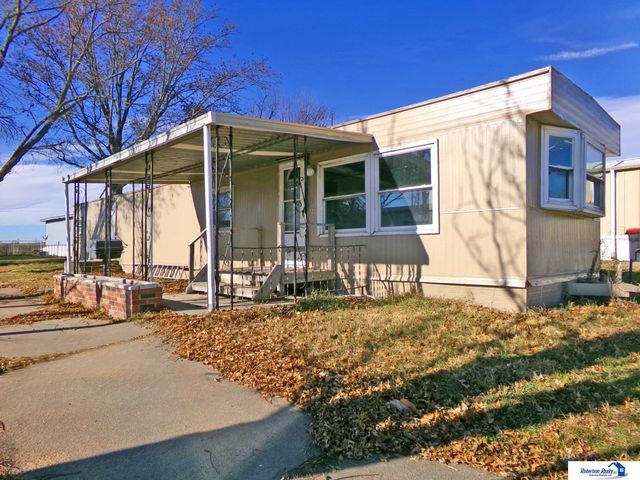 2409 Arapahoe Trail, Beatrice, NE 68310