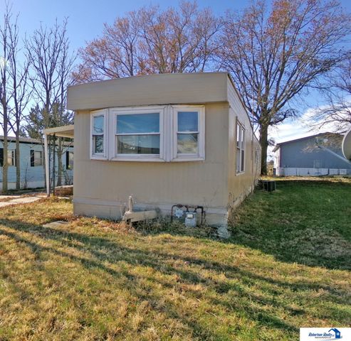 2409 Arapahoe Trail, Beatrice, NE 68310