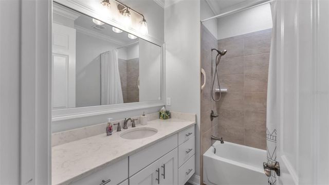 7766 LAKE JAMES BOULEVARD, Lakeland, FL 33810