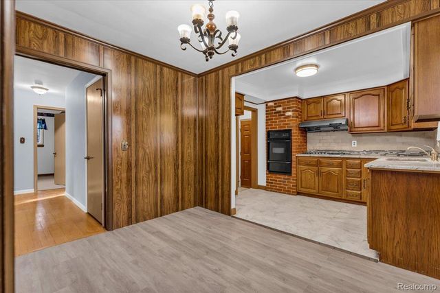 25615 Tireman Street, Dearborn Heights, MI 48127