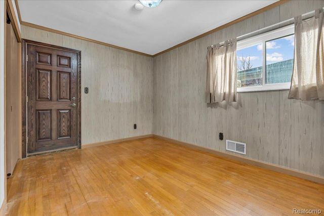 25615 Tireman Street, Dearborn Heights, MI 48127