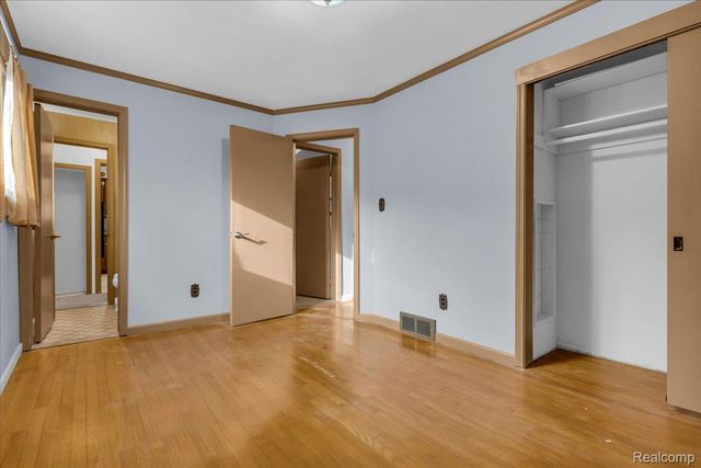 25615 Tireman Street, Dearborn Heights, MI 48127