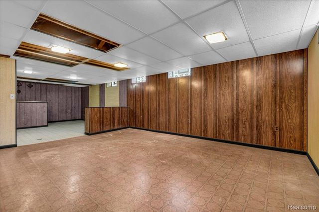 25615 Tireman Street, Dearborn Heights, MI 48127