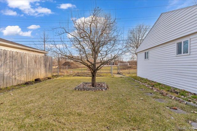 25615 Tireman Street, Dearborn Heights, MI 48127