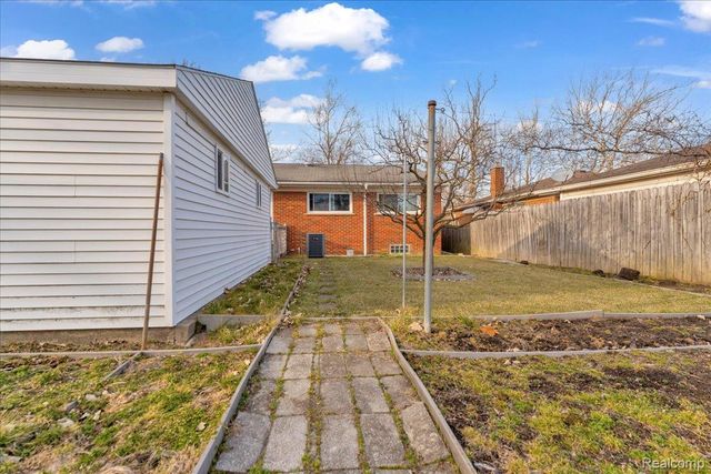 25615 Tireman Street, Dearborn Heights, MI 48127