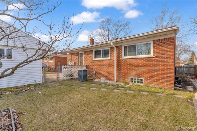 25615 Tireman Street, Dearborn Heights, MI 48127