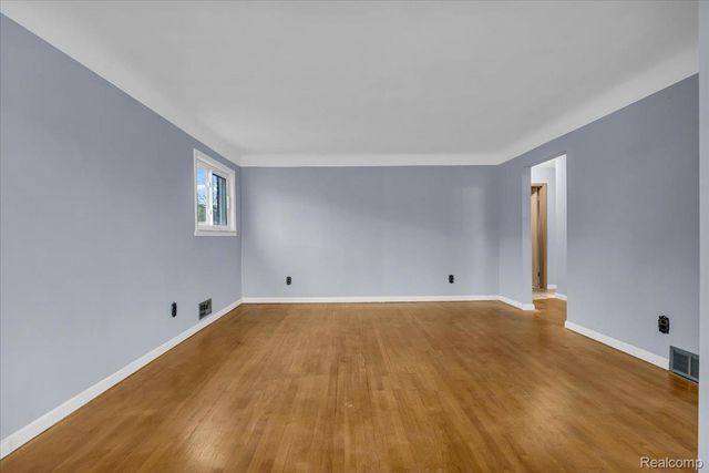 25615 Tireman Street, Dearborn Heights, MI 48127